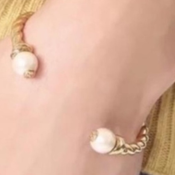 Sold out tory Burch Rope Cuff bracelet with pearl - Picture 3 of 5